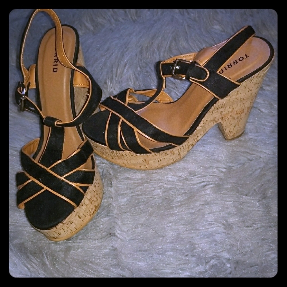 Torrid cork wedges